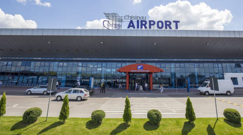 Мужчина пытался вывезти в Турцию 100 тыс евро. Его задержали в аэропорту Кишинева