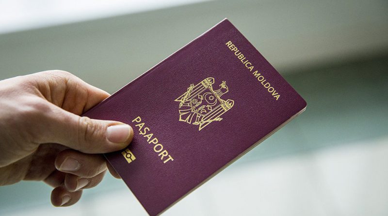 Молдавские паспорта начнут делать из специального пластика. Они будут стоить дешевле