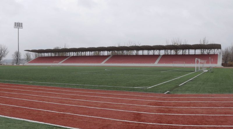 Вместо сооружения по стандартам FIFA, площадка для инвестфорума. Стадион в Комрате до сих пор не сдан, местные команды играют домашние матчи в соседних районах