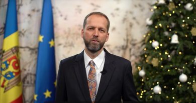 (Видео) "Счастливого Рождества и веселого Нового года". Посол Европейского Союза в Молдове Янис Мажейкс  поздравил жителей с зимними праздниками