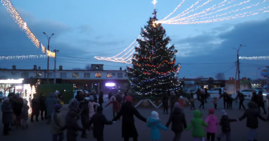 (Видео) В Комрате зажгли огни на новогодней елке