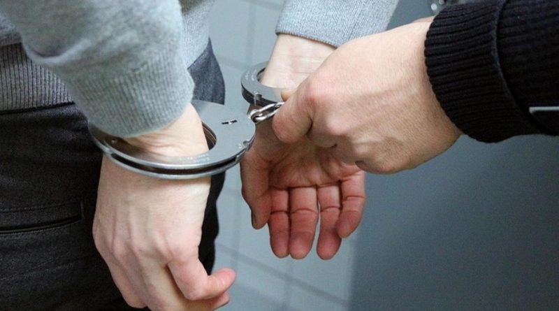 В Яловенском районе двух мужчин подозревают в шантаже интимными фото. Они вымогали 2 тыс. евро
