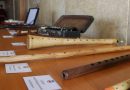 (Фото) В честь 31-й годовщины образования Комратского университета прошла выставка оригинальных музыкальных инструментов