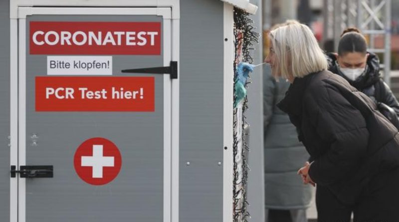 В Германии резко возросло количество случаев коронавируса. Сейчас цифра достигла 105 тыс. за сутки