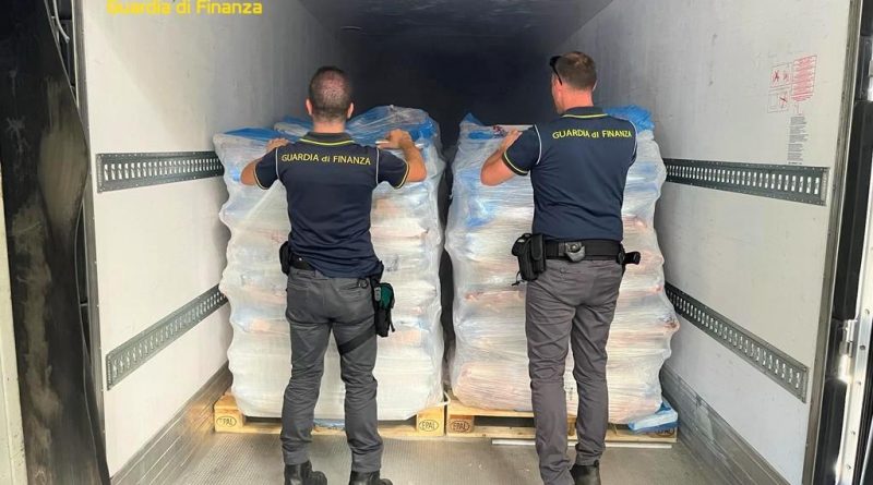 (Видео) В Италии задержали гражданина Молдовы с 400 кг наркотиков
