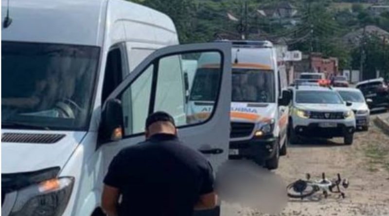В пригороде Кишинева 9-летний мальчик умер после того, как его сбил микроавтобус