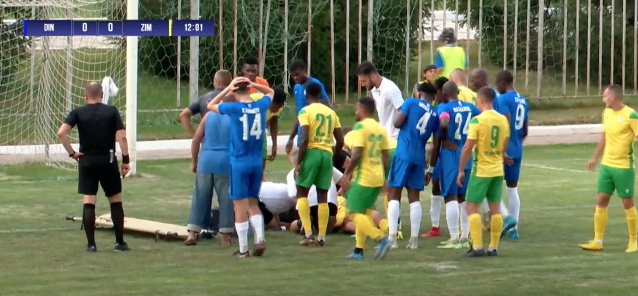 (Видео) В чемпионате Молдовы футболист потерял сознание после столкновения на поле