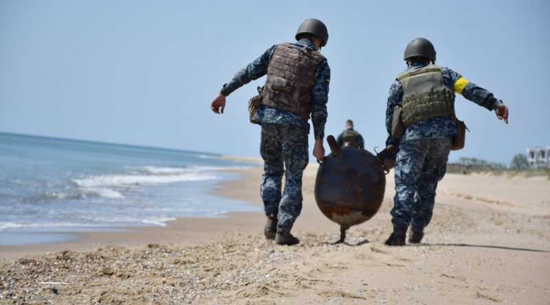На разминирование территорий Украины в Черном море понадобится более 10 лет