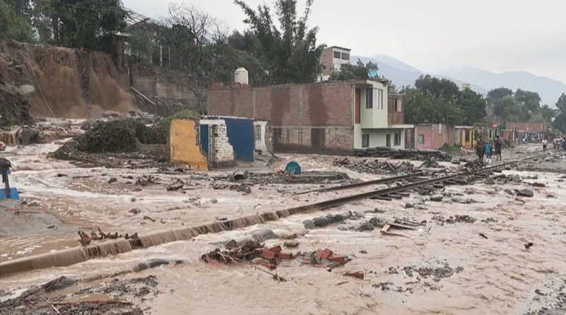 В Перу от наводнения пострадали десятки тысяч человек