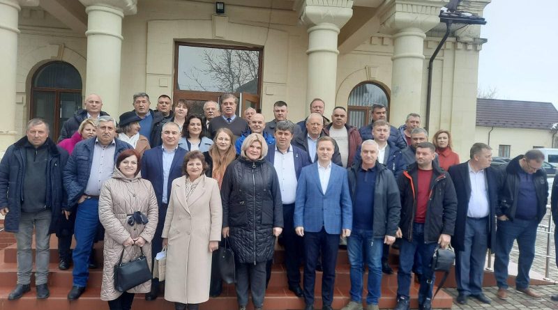 Более 60 мэров из Молдовы стали членами румынской политической партии