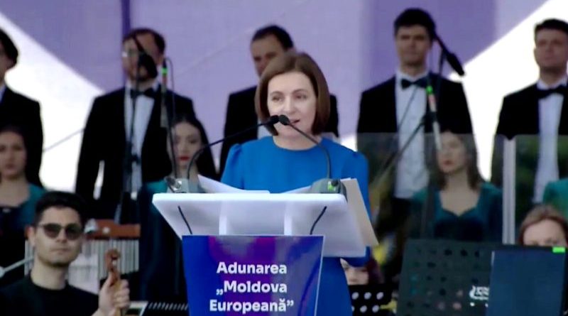 Санду выступила на русском, украинском, гагаузском и болгарском языках на собрании за Европейскую Молдову