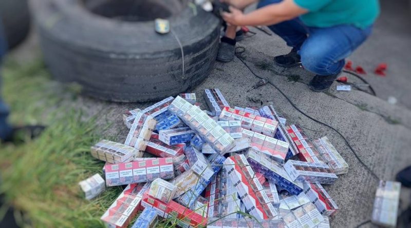 В Молдову пытались ввезти 4000 пачек сигарет в колесах автоцистерн