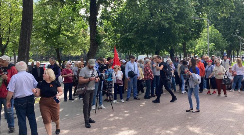 В Кишиневе провели протест против переименования Дня Победы в День памяти