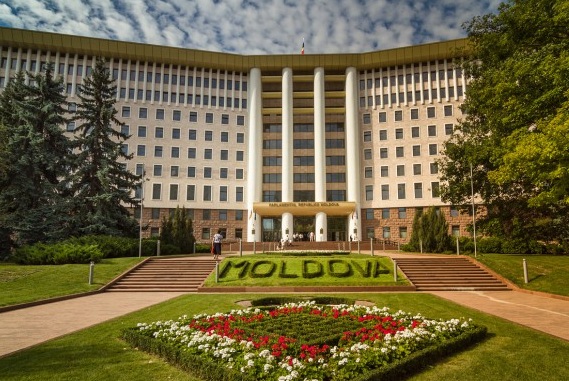 Парламент Молдовы открывает свои двери для посетителей